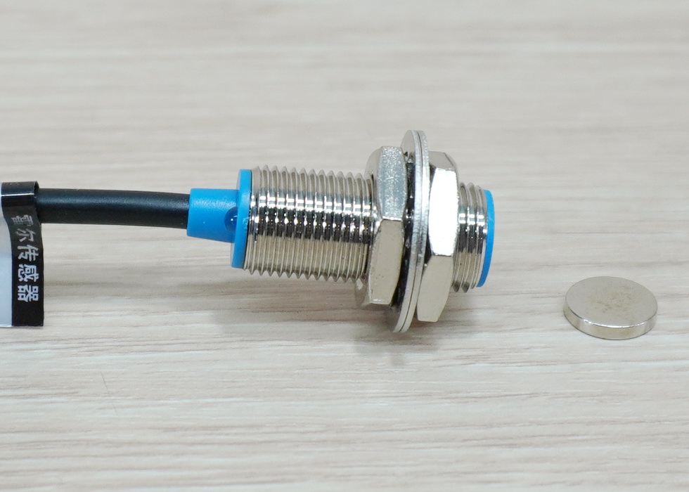 Hall Switch NJK-5002D (NPN, NC ระยะ10mm) Proximity Induction Magnetic Sensor DC6-36V Short Body