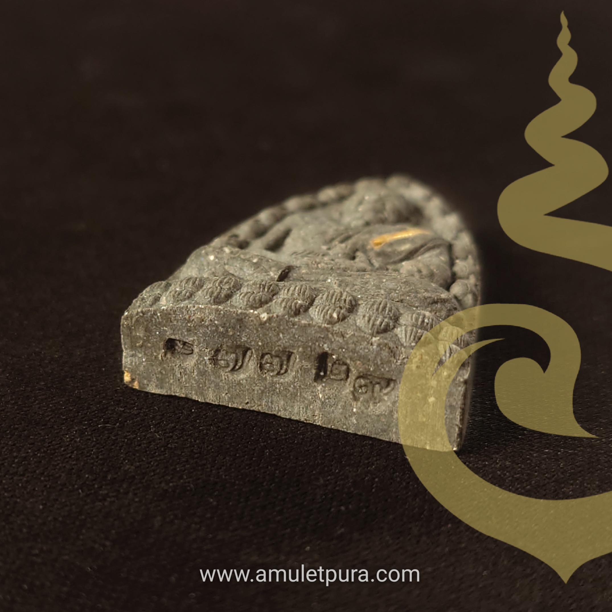 ชุดหลวงปู่ทวดตะกรุดทองคำ (เนื้อว่านผสมผงงาช้างแมมมอธ พิมพ์ซุ้มรูปเหมือน,พิมพ์ใหญ่,พิมพ์พระรอด)รุ่นพุทธคุณกุญชร ปี41 วัดช้างให้ จ.ปัตตานี จัดสร้างโดย มูลนิธิศรีรัตนโกสินทร์ (มีโค้ด หมายเลข 7729) พระอาจารย์นองปลุกเสก