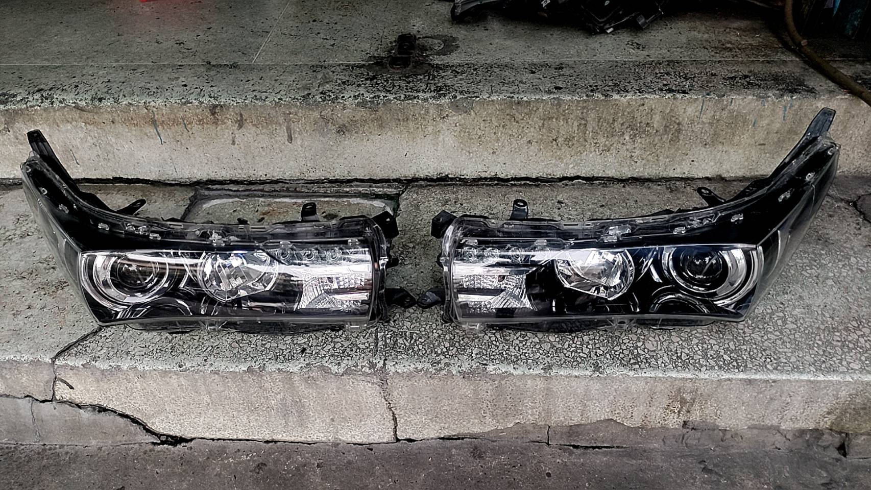 ไฟหน้า ALTIS 2014 LED ซ้าย ขวา
