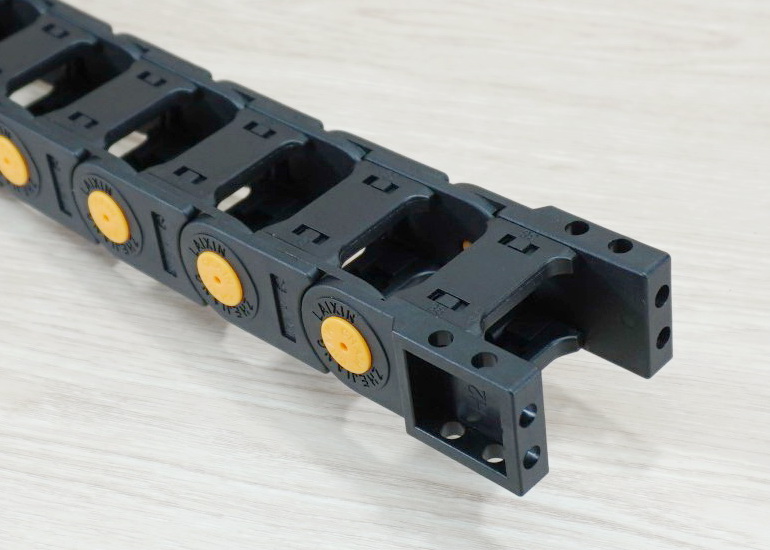20 X 38 mm Cable Drag Chain R55mm ยาว 1M และ End Connectors (Bridge opening)
