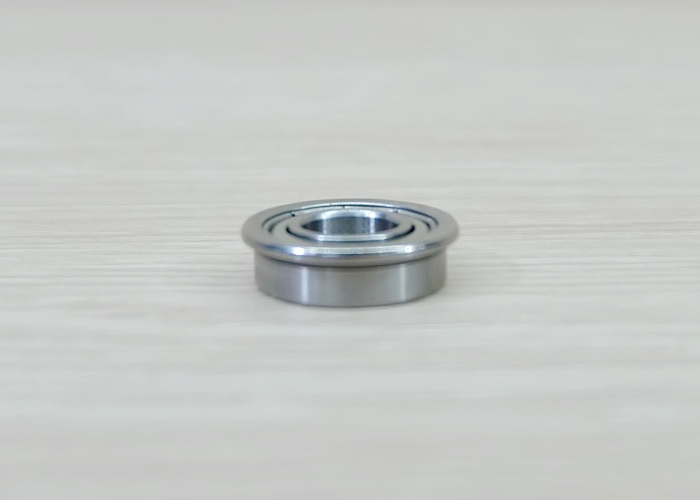 F688zz (8x16x5mm) Flange Deep Groove Ball Bearing