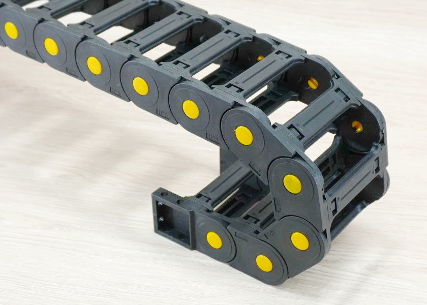 25 X 77 mm Cable Drag Chain R55mm ยาว 1M และ End Connectors (Bridge opening)