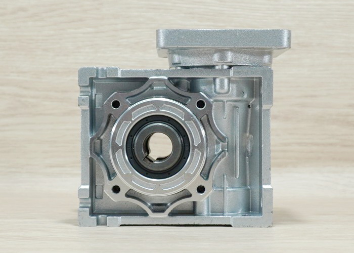 20:1 NMRV40 Worm Gearbox Speed Reducer for NEMA34 (shaft: input 14mm / Out 18mm)