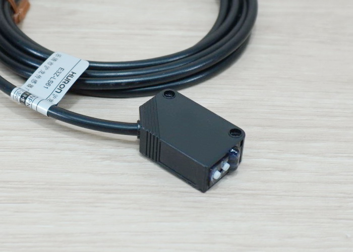 E3Z-LS61, Diffuse Photoelectric Switch 1-30 cm Detection Range (NPN, NO/NC)