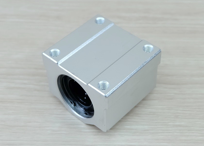 SCS20UU Linear Ball Bearing Block 20mm