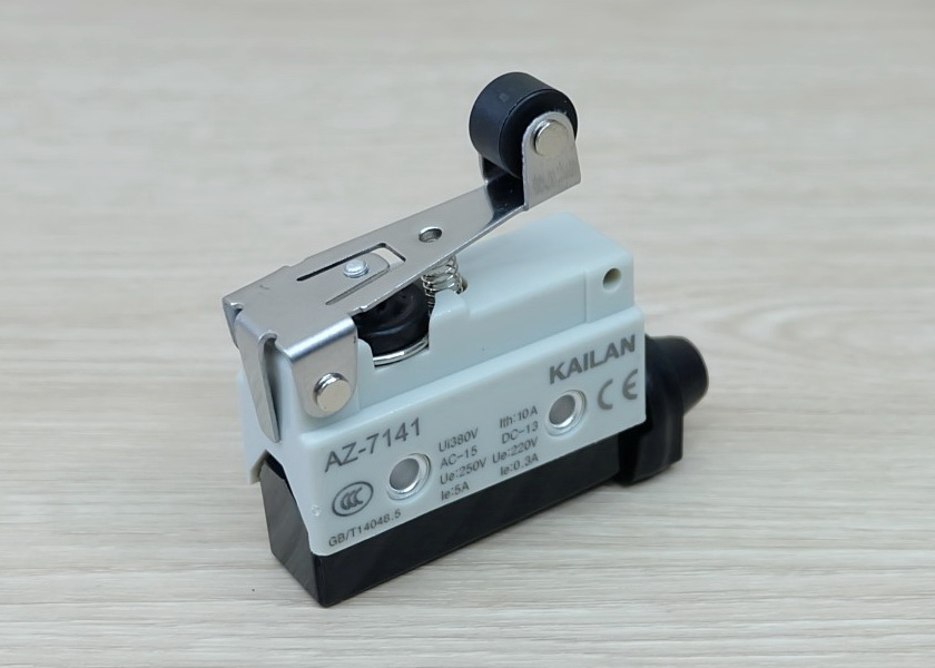 AZ-7141 Waterproof Micro Limit Switch - Short Lever Roller (Silver Contact)