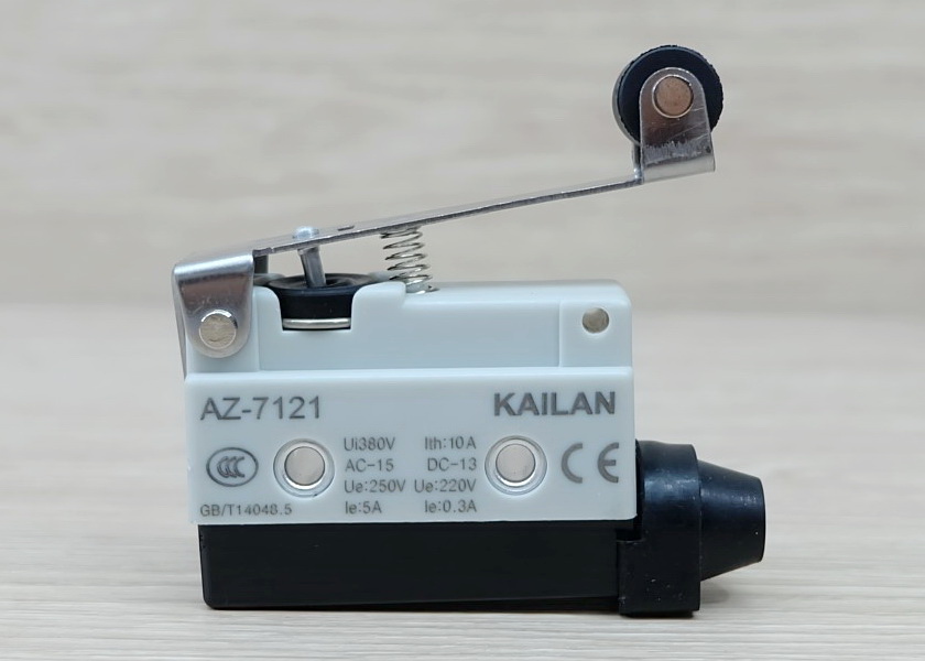 AZ-7121 Waterproof Micro Limit Switch - Long Lever Roller (Silver Contact)