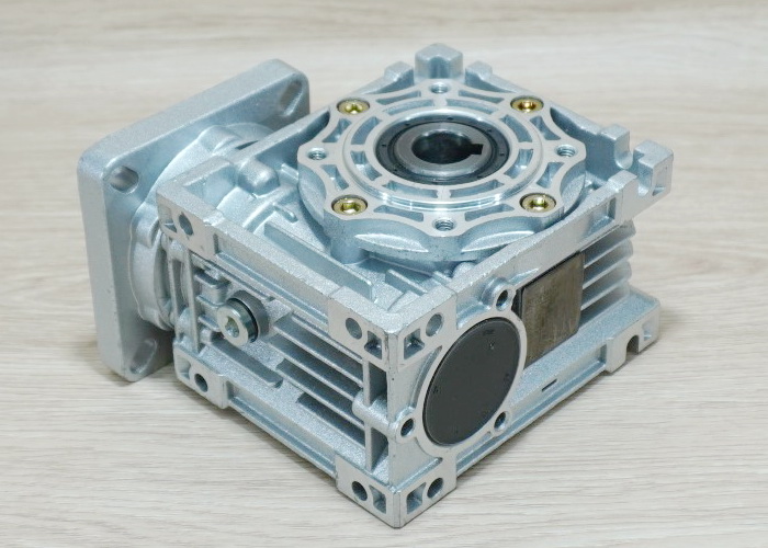 20:1 NMRV40 Worm Gearbox Speed Reducer for NEMA34 (shaft: input 14mm / Out 18mm)