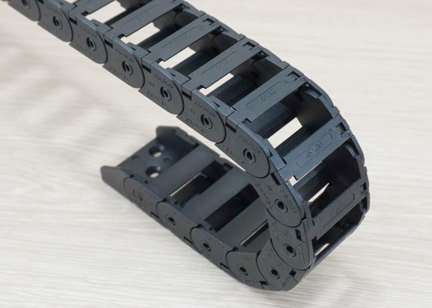 15 X 30 mm Cable Drag Chain R38mm ยาว 1M และ End Connectors (Bridge open outside)