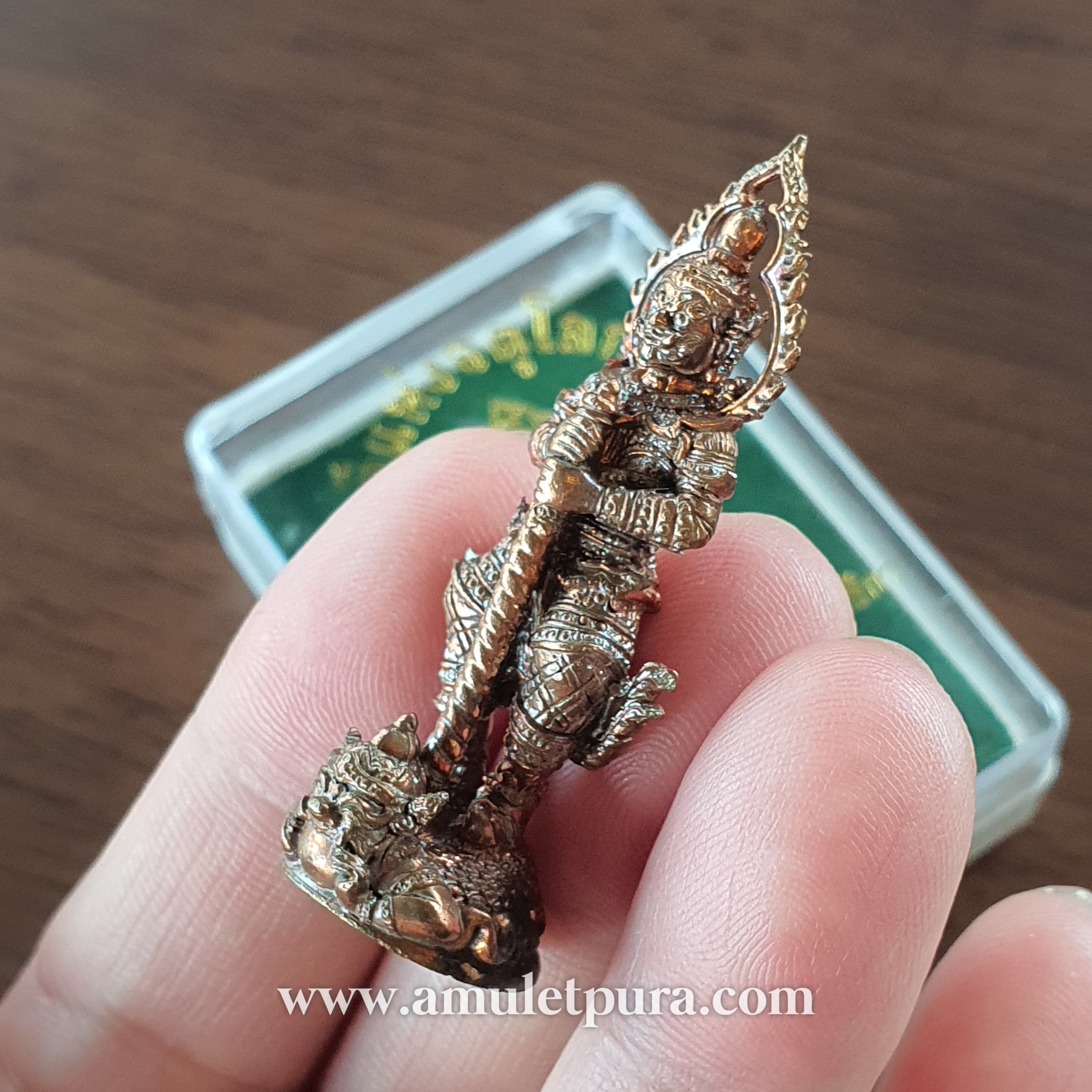 1 ใน 299 แจกศูนย์จอง ท้าวเวสสุวรรณหน้ายักษ์ (เนื้อสัมฤทธิ์ผิวไฟ) รุ่นเศรษฐีเฟื่องฟู ปี60 หลวงพ่อฟู วัดบางสมัคร จ.ฉะเชิงเทรา (ใต้ฐานอุดเทียนชัย มีโค้ด หมายเลข 135 แจกศูนย์จอง)