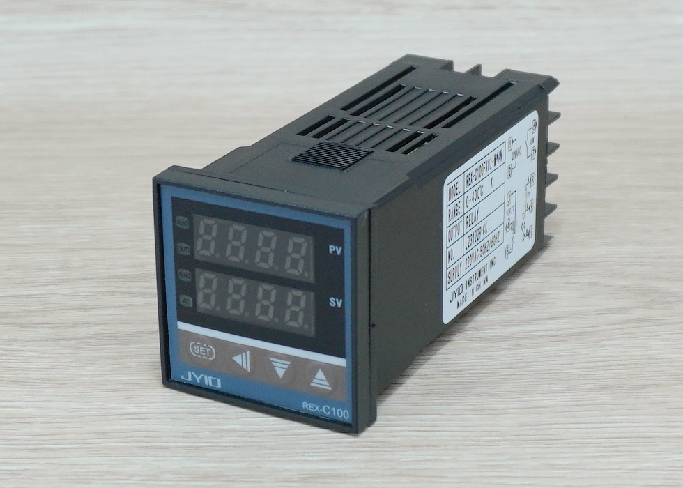 เครื่องควบคุมอุณหภูมิระบบ PID รุ่น REX-C100FK02-M*AN (240V/50HZ) + Thermocouple 0 to 400 °c