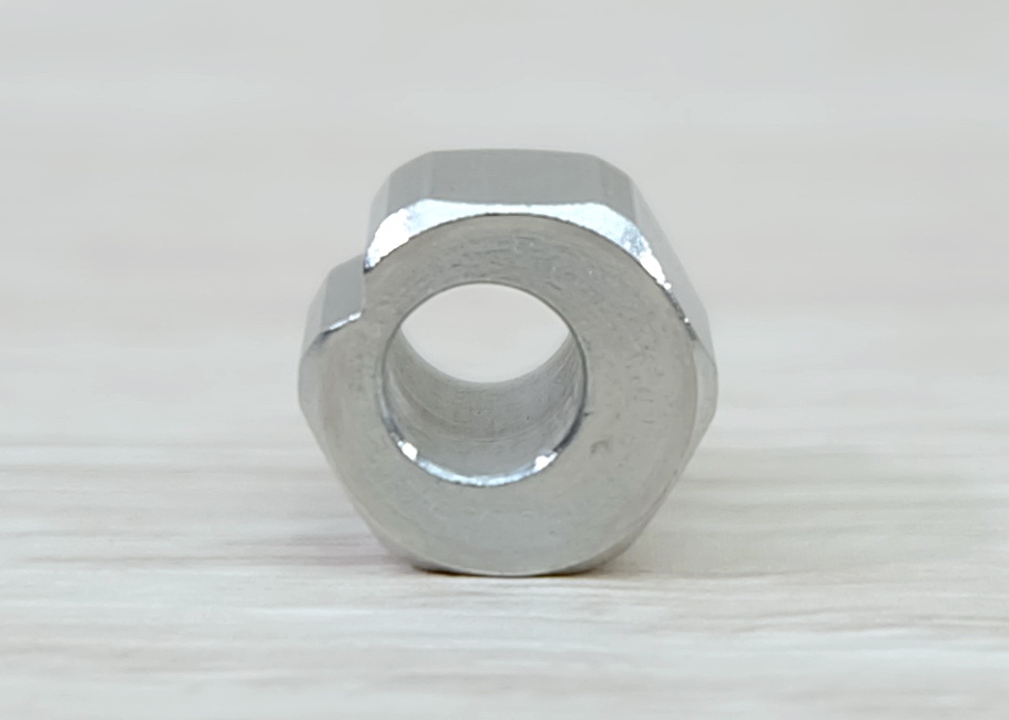 Eccentric column 6 mm V groove - bore 5mm <OD 10mm> (304 stainless steel)