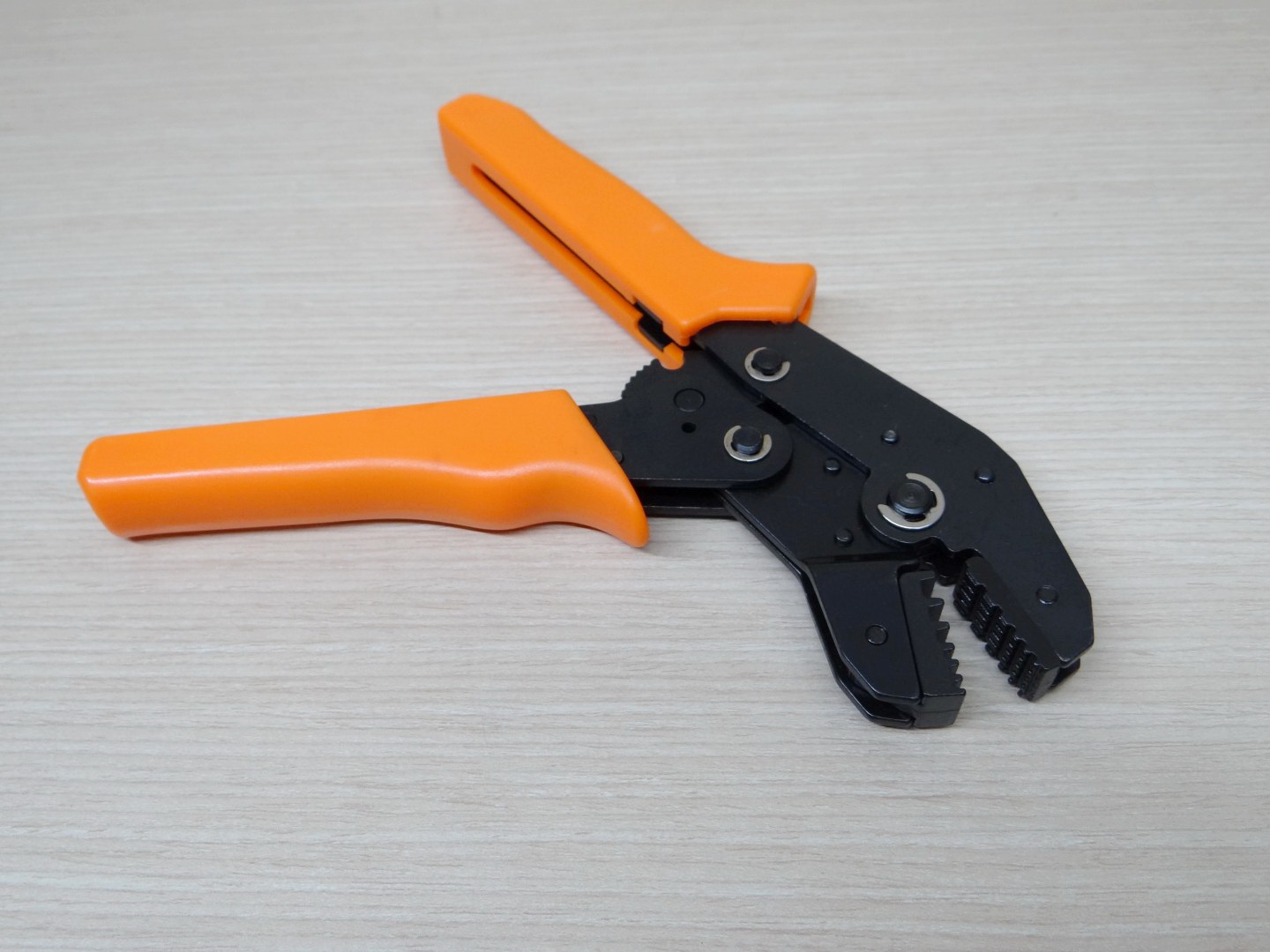SN-06WF คีมเข้าหัวสายไฟ Crimping plier hand tool wire 0.25 - 6mm AWG 24-10