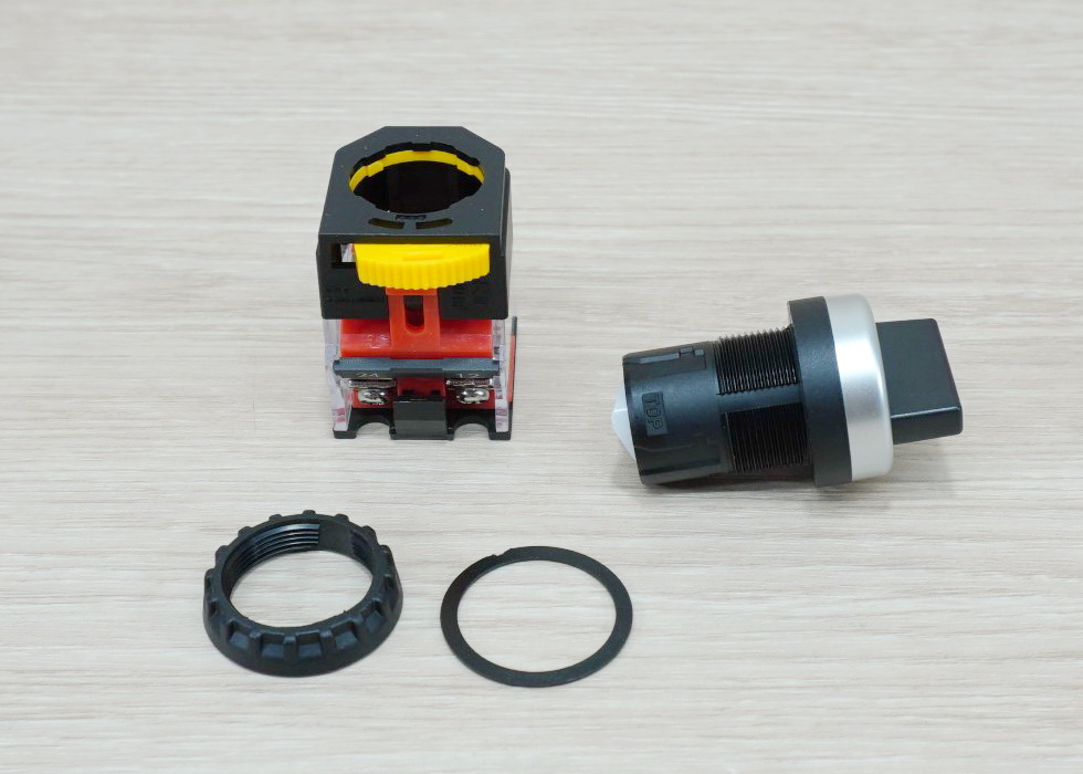 LAY38-11X2 AC400V 10A (2-Position) Industrial Selector Rotary Switch (On-Off) self-locking