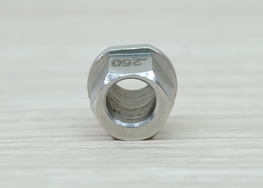 Eccentric column 6.35 mm step - bore 5mm (304 stainless steel)