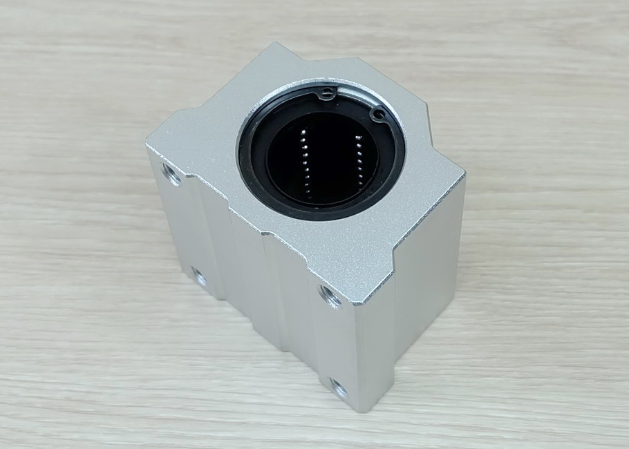 SCS30UU Linear Ball Bearing Block 30mm