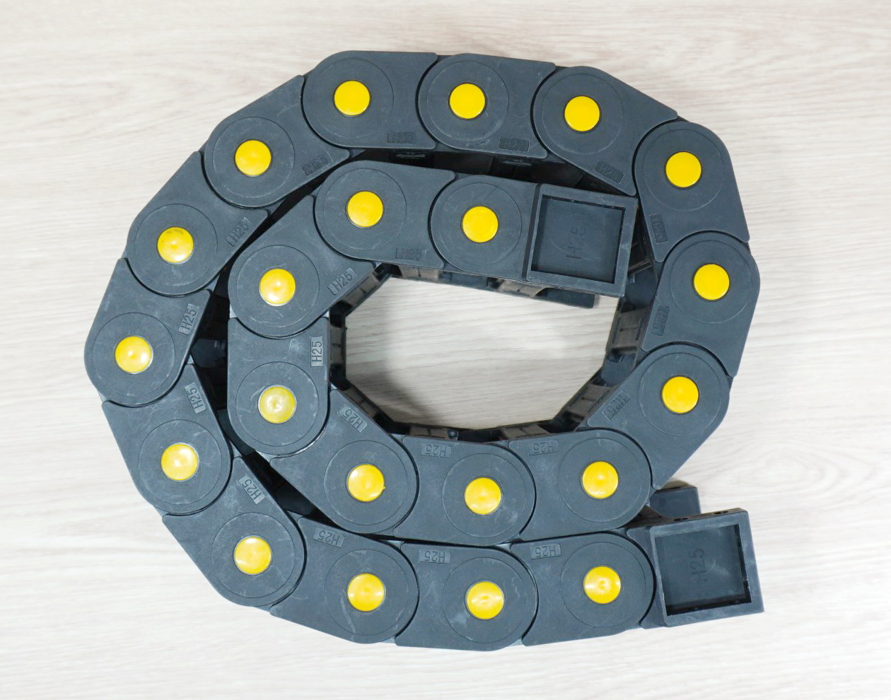 25 X 77 mm Cable Drag Chain R55mm ยาว 1M และ End Connectors (Bridge opening)