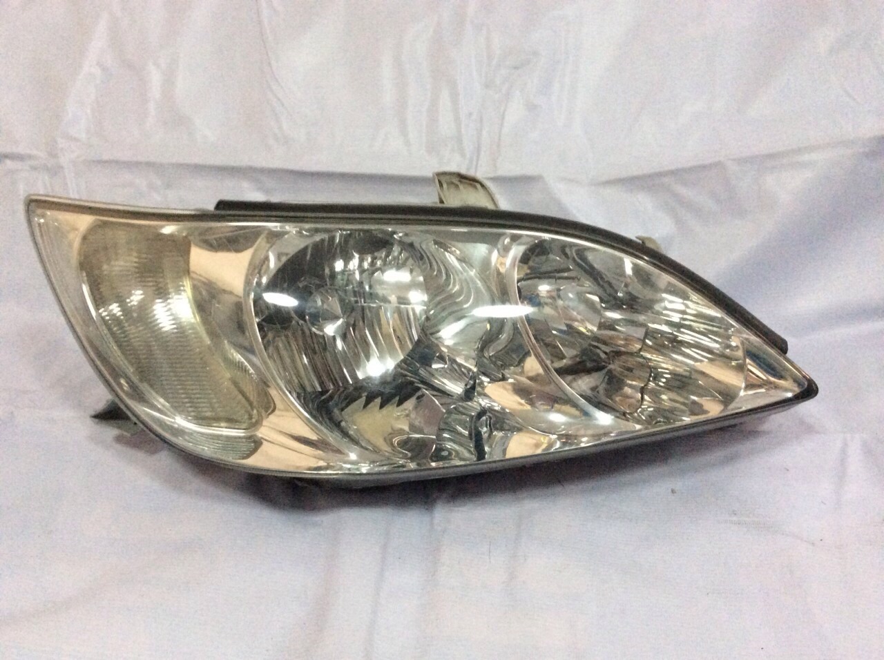 โคมไฟหน้า TOYOTA CAMRY 2003 ผู้นำตัวแรก xenon ทั้งชุด