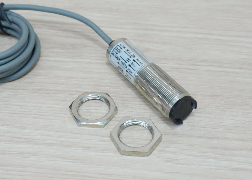 CDD-40N Photoelectric Switch 10-40cm Detection Range Adjust (NPN, NO/NC)