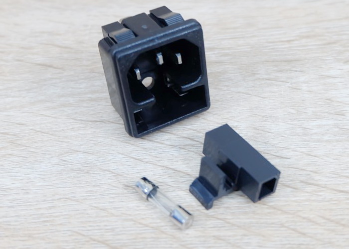 AC-02 Plug Socket 3 Pin Male AC250V พร้อมสวิทช์และฟิวส์ 10A