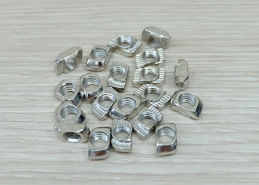 Free Nut M5 (20 ตัว/ชุด) สำหรับ Series 20 Alu Profile