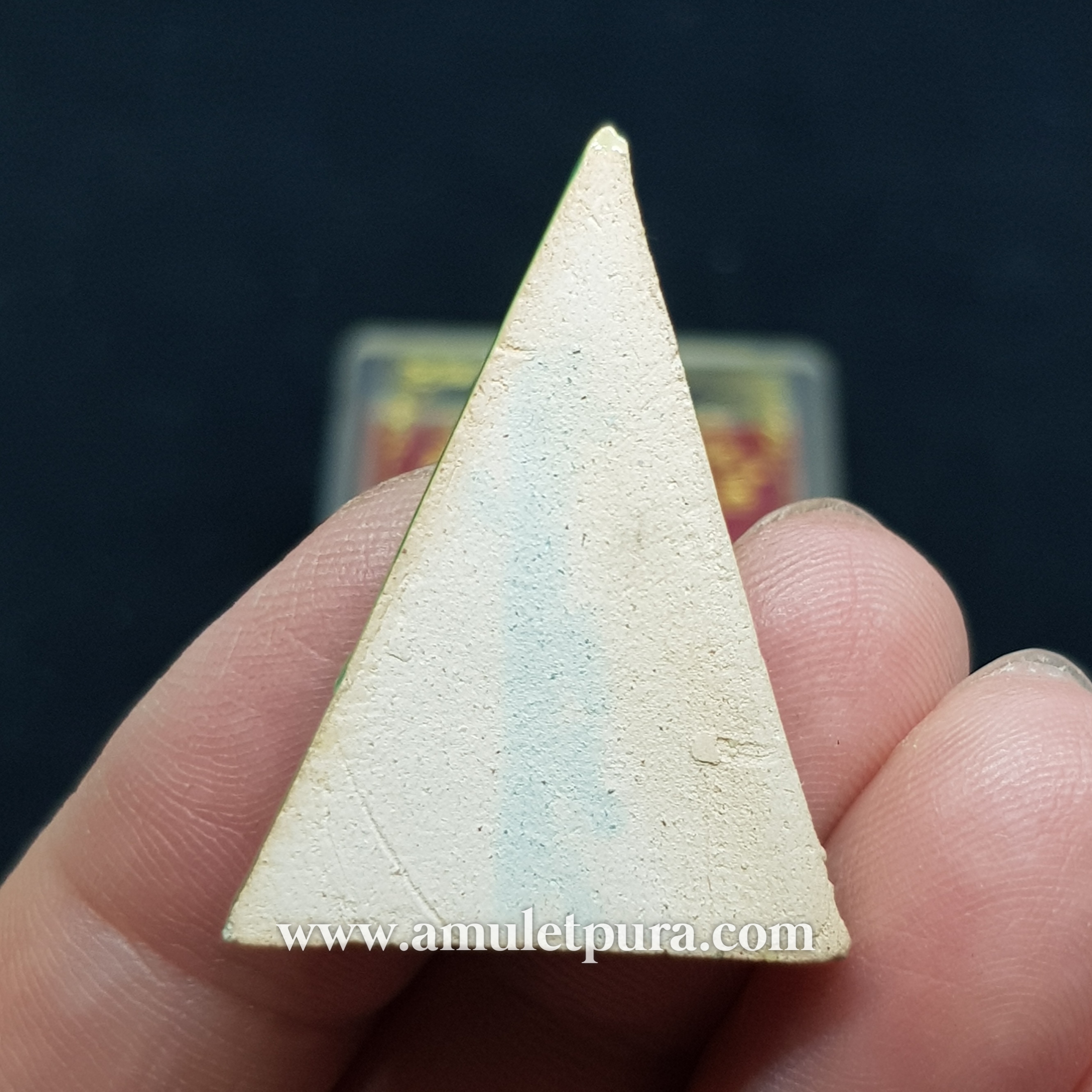 พระนางพญาเสน่ห์จันทร์ เคลือบเขียว รุ่นสมบูรณ์ทรัพย์ ปี47 สมเด็จญาณสังวรณ์ สมเด็จพระสังฆราชฯ วัดบวรนิเวศวิหาร กรุงเทพมหานคร