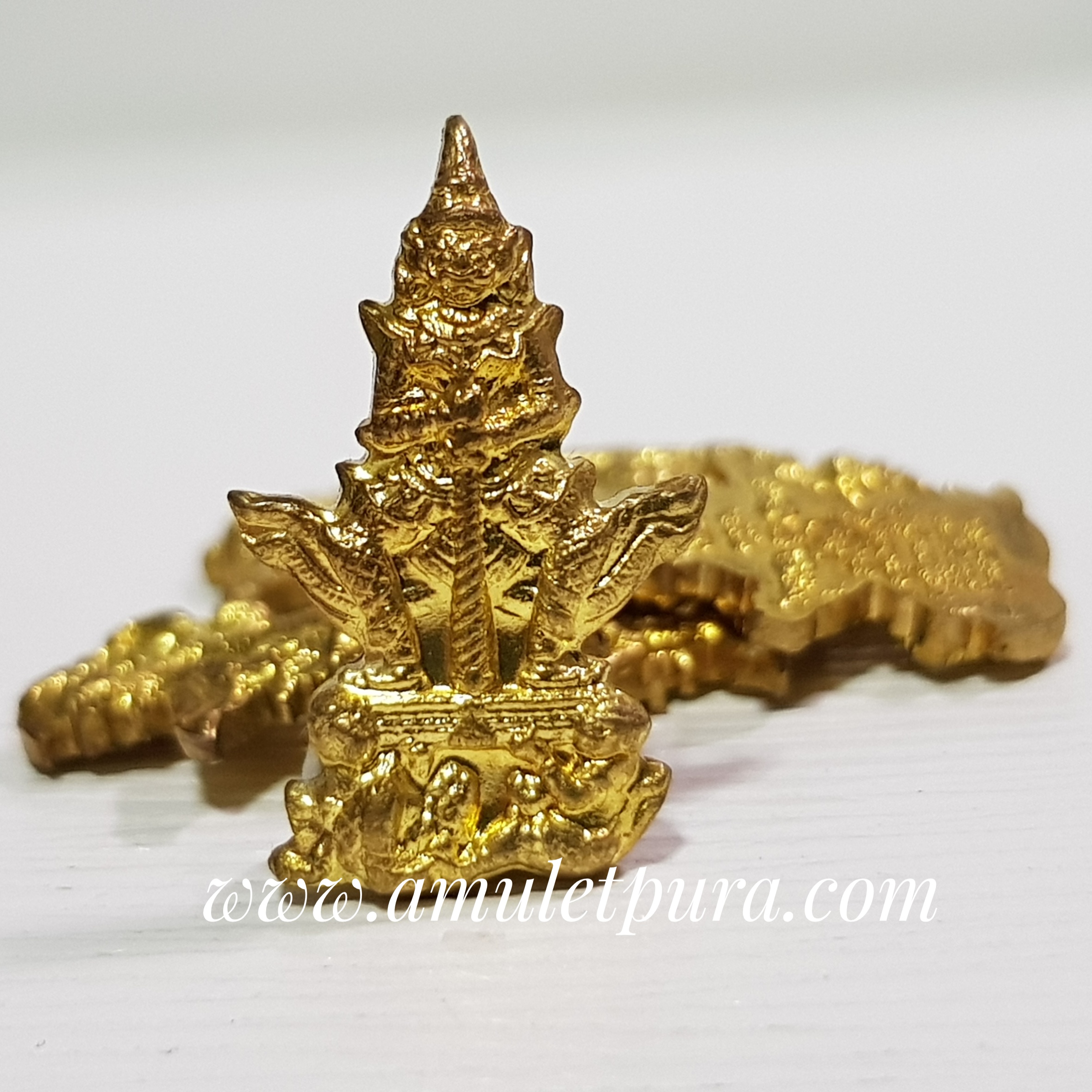 ปรกท้าวเวสสุวรรณหน้ายักษ์(ทองทิพย์)รุ่นเขี้ยวแก้วประกาศิต ไตรมาส 2551 หลวงปู่กาหลง วัดเขาแหลม จ.สระแก้ว(ตอกโค้ดและหมายเลขกำกับ)