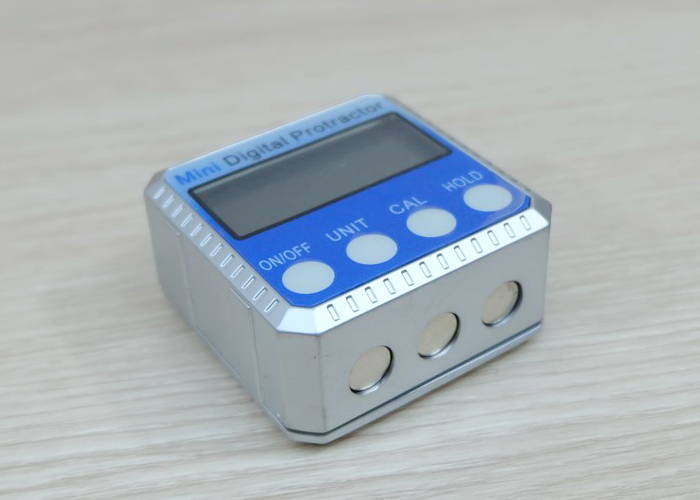 Syntek, Mini Digital Protractor Angle Finder 360° DR168 Zinc Alloy Style (Accuracy: ±0.2 °)