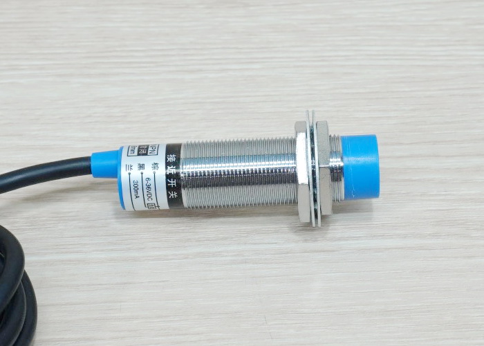 LJ18A3-8-Z/AX (NPN NC ระยะจับ 8mm) 6-36V DC Inductive Proximity Sensor
