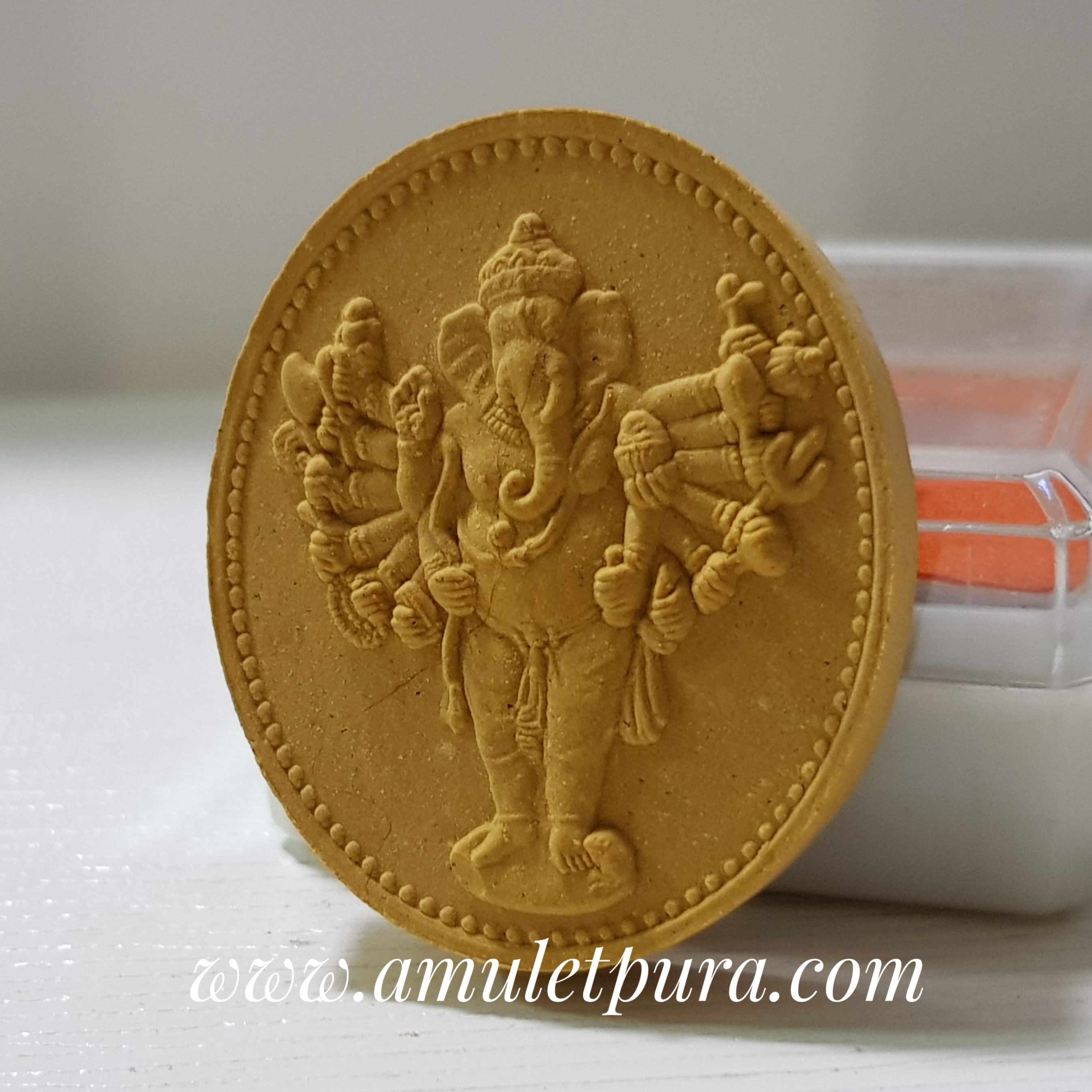 พระพิฆเนศวรปาง16กร(วีระคณปติ)รุ่นมหาจักรพรรดิ(ผงเหลืองเรืองรอง ผ่องอำไพ)ปี53 วัดหน้าพระเมรุ จ.พระนครศรีอยุธยา(ยิงโค้ดเลเซอร์ หมายเลข 6496)