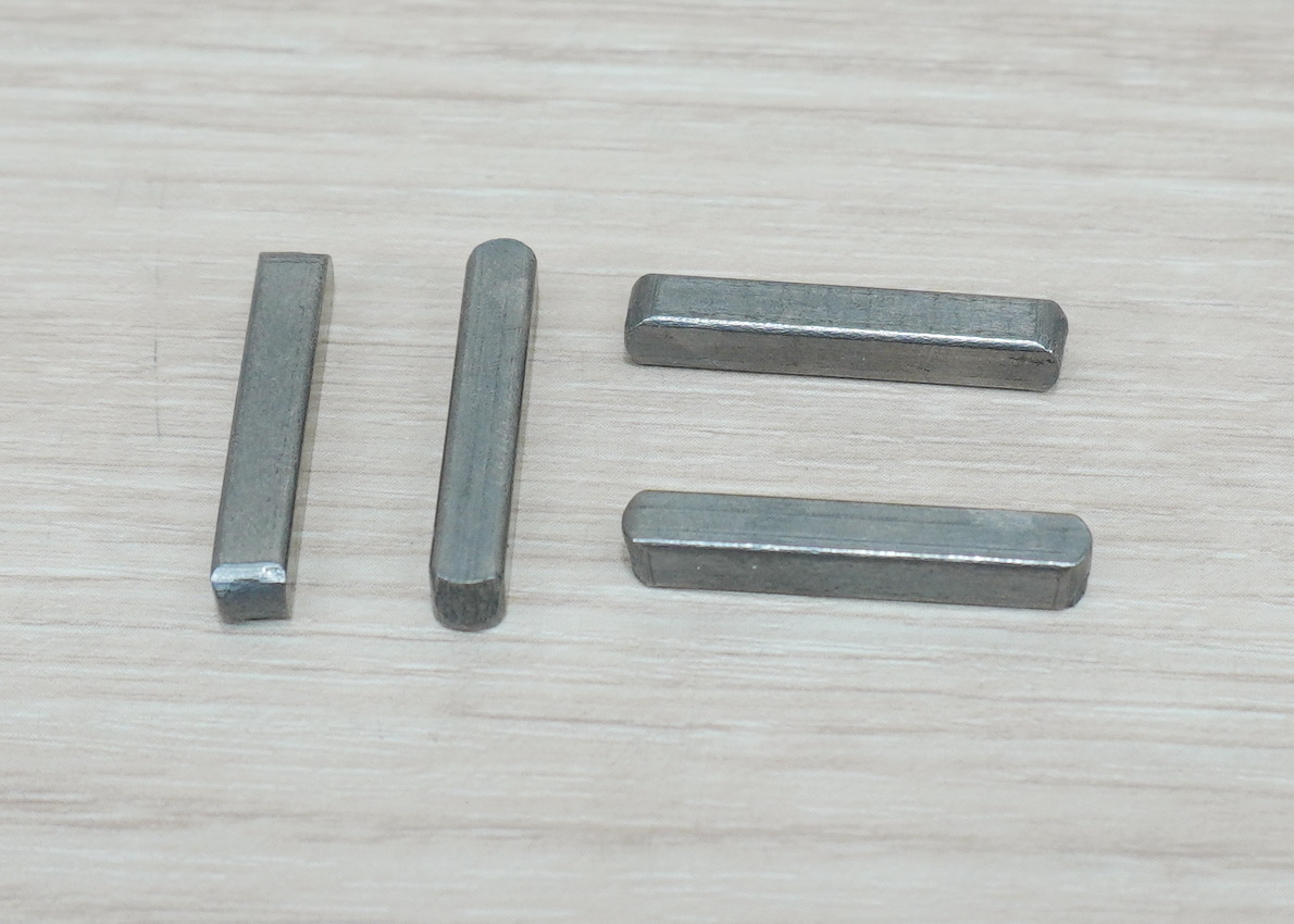 Flat Key Pin 4*4*25 Carbon Steel A-type Round Head Square (แพ็ค 4 ชิ้น)