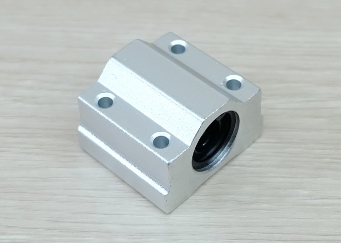 SCS10UU Linear Ball Bearing Block 10mm