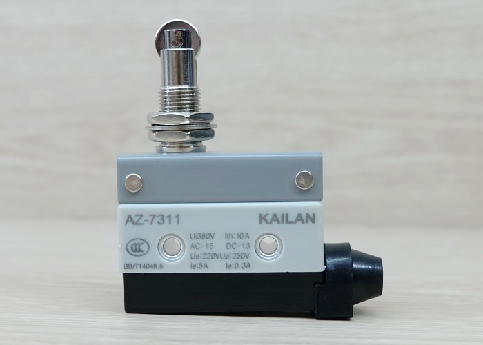 AZ-7311 Waterproof Micro Limit Switch - Horizontal Straight Roller Metal (Silver Contact)