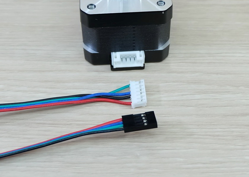 Usongshine - Stepper Motor (Nema17) แรงบิด 29 N.cm 1A (17HS3401S) Black End