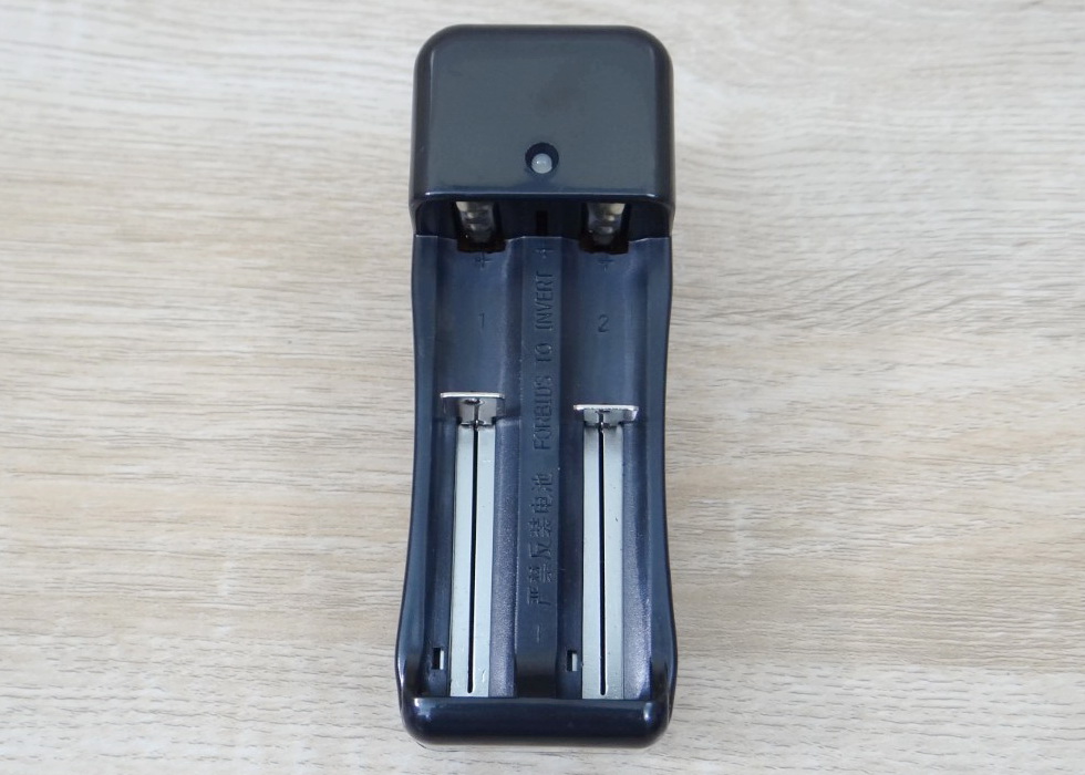 Delipow 5W 18650 DC Battery Power Charger DLP-182