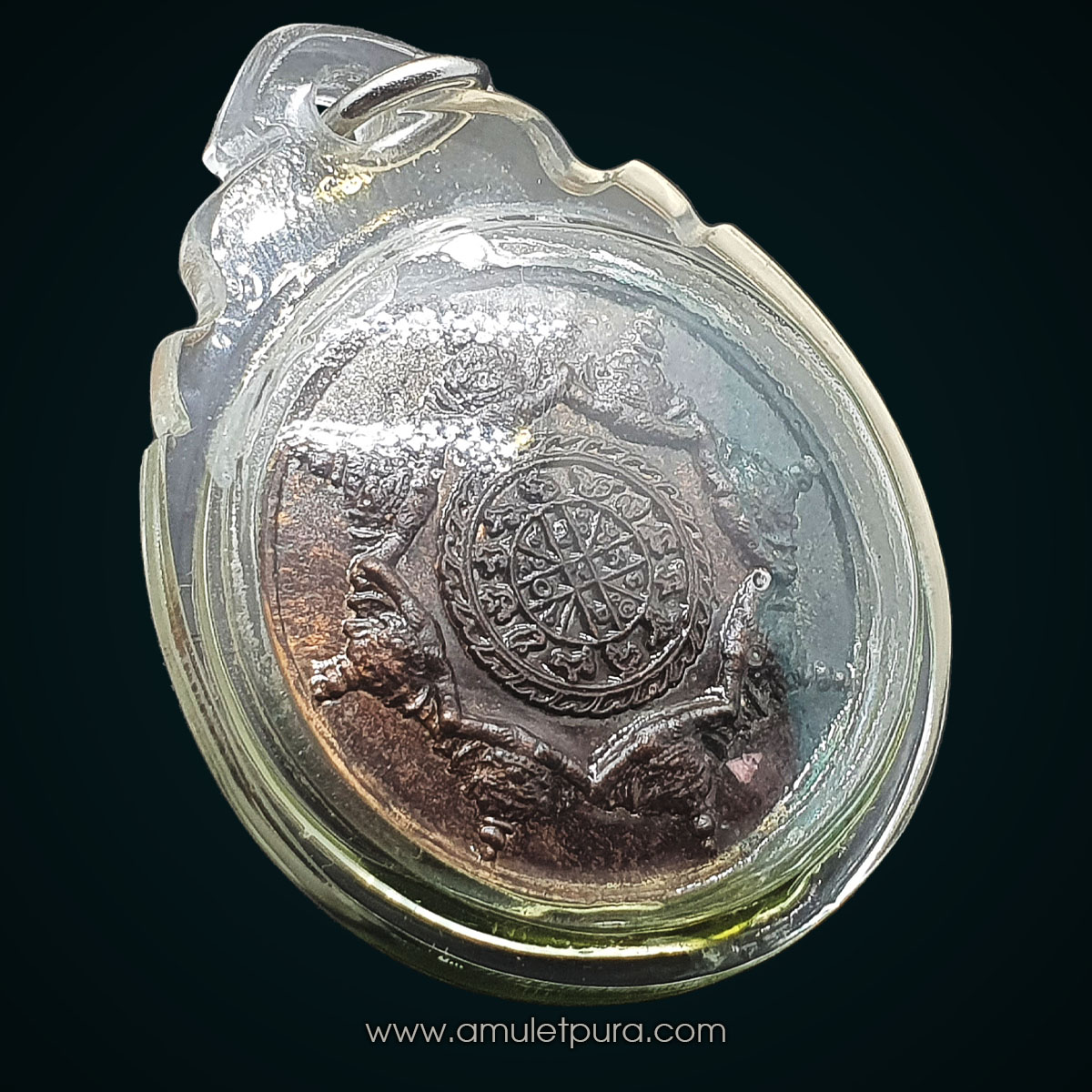 พระปิดตาพังพระกาฬ รุ่นธงชัย พระพรหมมังคลาจารย์ (เจ้าคุณธงชัย) วัดไตรมิตรฯ ปี59 (เนื้อทองแดงรมดำ เลี่ยมใส่น้ำมันเสือผสมว่าน 108 เพื่อเพิ่มพุทธคุณเข้มขลัง)