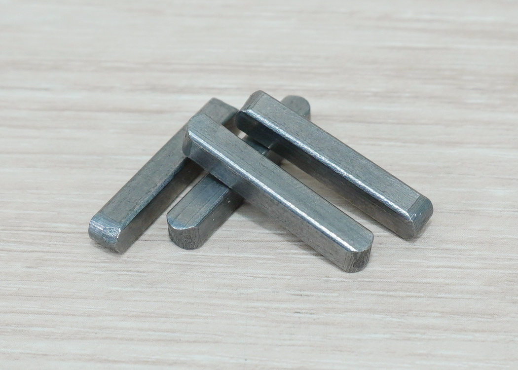 Flat Key Pin 4*4*25 Carbon Steel A-type Round Head Square (แพ็ค 4 ชิ้น)