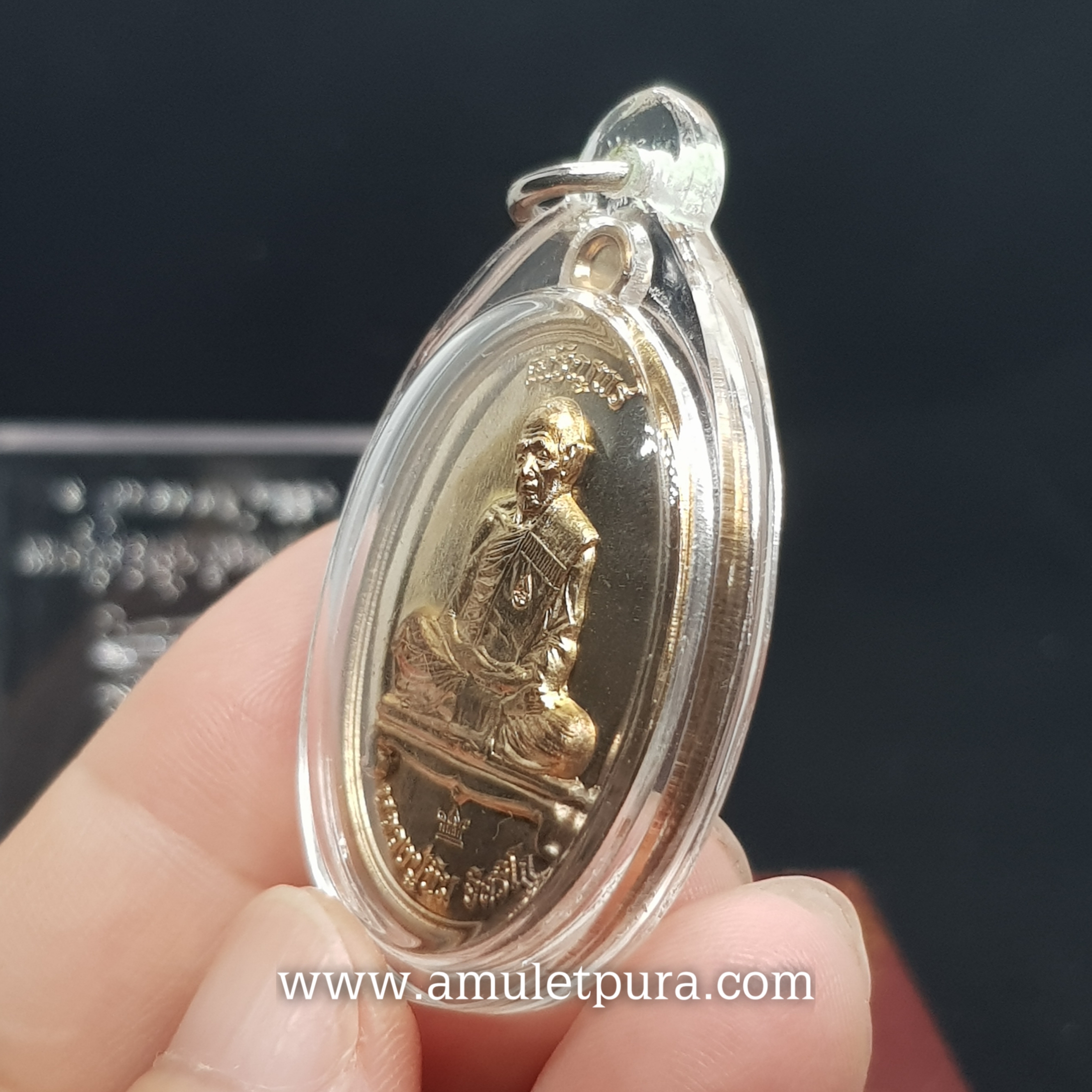 เหรียญเจริญพร ชินบัญชรมหาปราบ (เจริญพรบน) หลวงปู่ทิม เนื้อนวะโลหะ ปี57 จัดสร้างโดยมูลนิธิหลวงปู่ทิม อิสริโก วัดละหารไร่ จ.ระยอง(มีโค้ด หมายเลข2567 พร้อมเลี่ยมกันน้ำ)