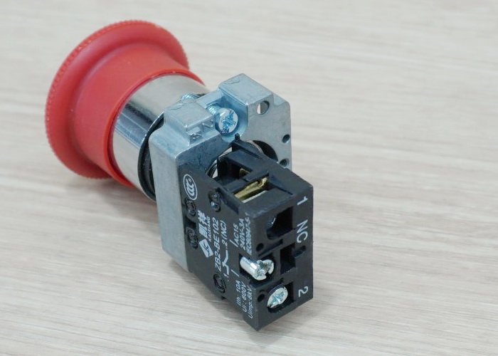XB2-BS542 (1NC / ZB2-BE102) Contact Twist Emergency Push Button Switch 22mm