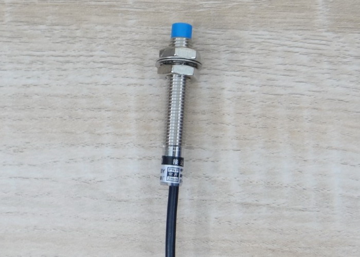 LJ8A3-2-Z/BY (PNP, NO ระยะ 2mm) 6-36V DC Inductive Proximity Sensor M8