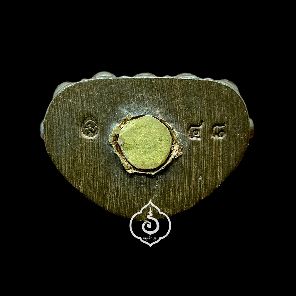 1 ใน 300 องค์ พระกริ่งชินบัญชร รุ่นรวยทันใจ (เนื้อนวะโลหะ ก้นทองฝาบาตร) ปี66 หลวงปู่อิ่ม ปัญญาวุโธ วัดทุ่งนาใหม่ จ.นครศรีธรรมราช (มีโค้ด หมายเลขมงคล 48)