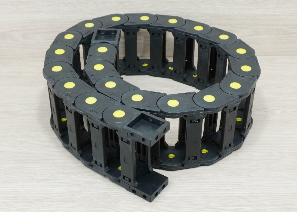 25 X 77 mm Cable Drag Chain R100mm ยาว 1M และ End Connectors (Bridge opening)
