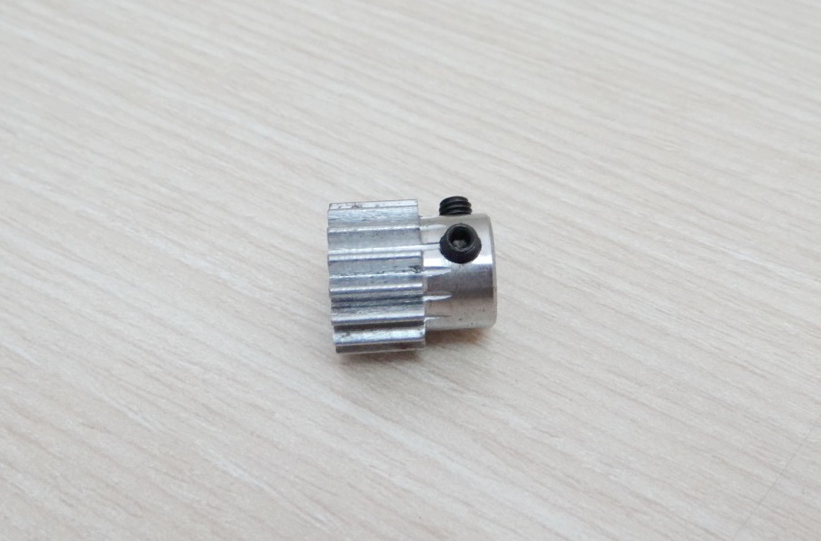 Spur Gear Pinion 1.0 Mod 15Teeth Bore 6.35mm (straight teeth - เฟืองตรง)