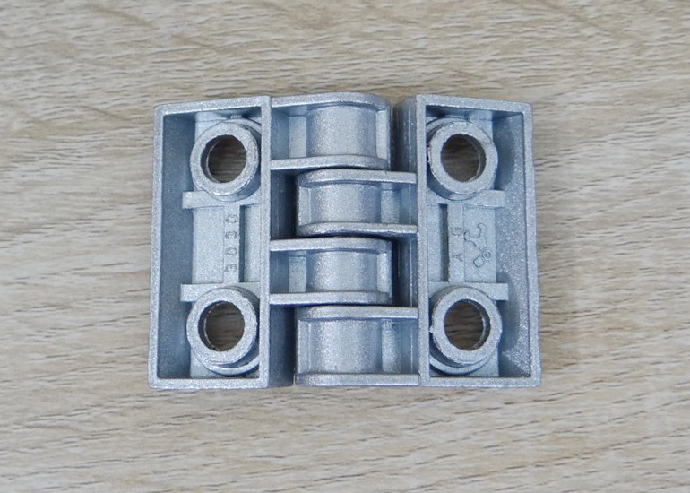 บานพับ Zinc Alloy Hinge for Alu-Profile 3030 ระยะรู 30x23 mm (สีเงิน)