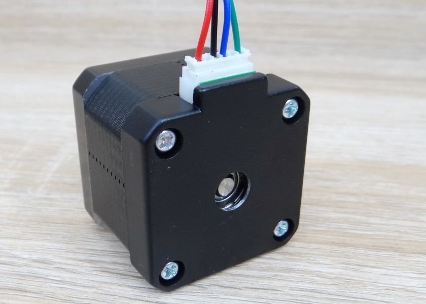 Usongshine - Stepper Motor (Nema17) แรงบิด 42 N.cm 1.5A (17HS4401S) Black End