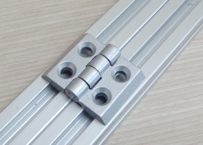 บานพับ Zinc Alloy Hinge for Alu-Profile 2020 ระยะรู 20x14 mm (สีเงิน)