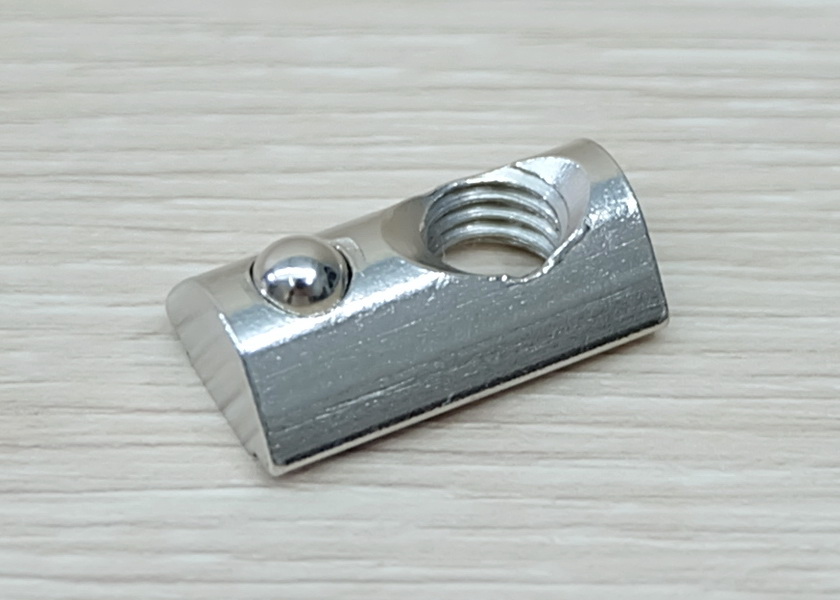 M8 Shrapnel Steel Ball Nut สำหรับ Series 40 Alu Profile (แพ็ค 20 ตัว)