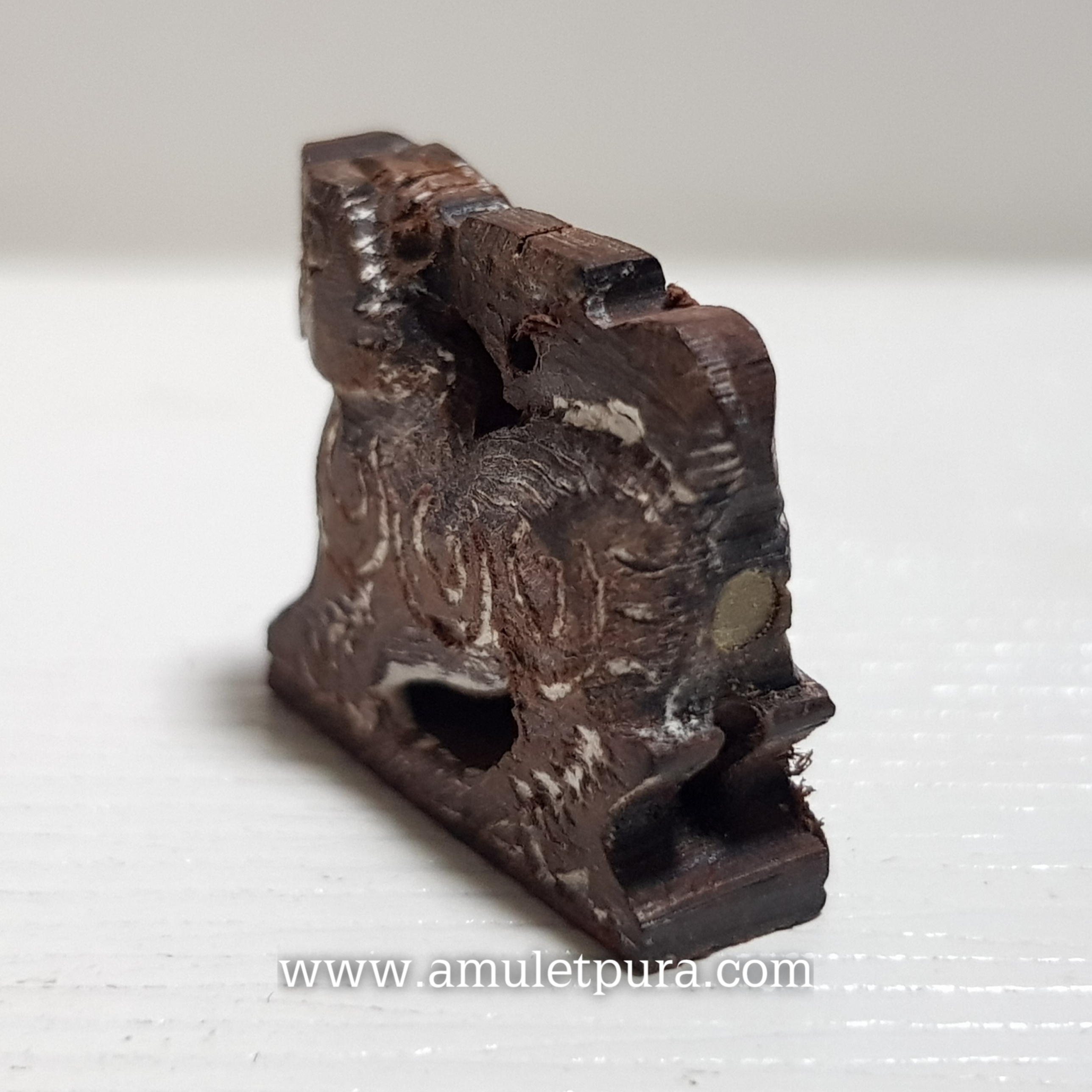 สิงห์สามขวัญไม้แกะ หลวงพ่อกัน วัดเขาแก้ว จ.นครสวรรค์