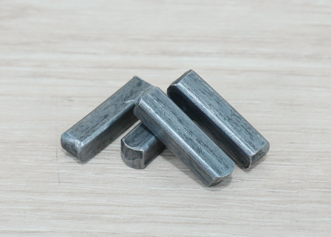 Flat Key Pin 5*5*20 Carbon Steel A-type Round Head Square (แพ็ค 4 ชิ้น)