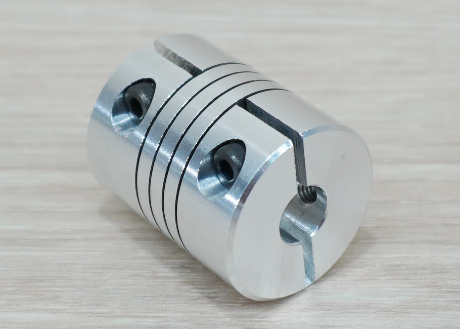 8 x 10 mm RB-Flexible Shaft Coupling D25 L30 mm (Hex Screw)